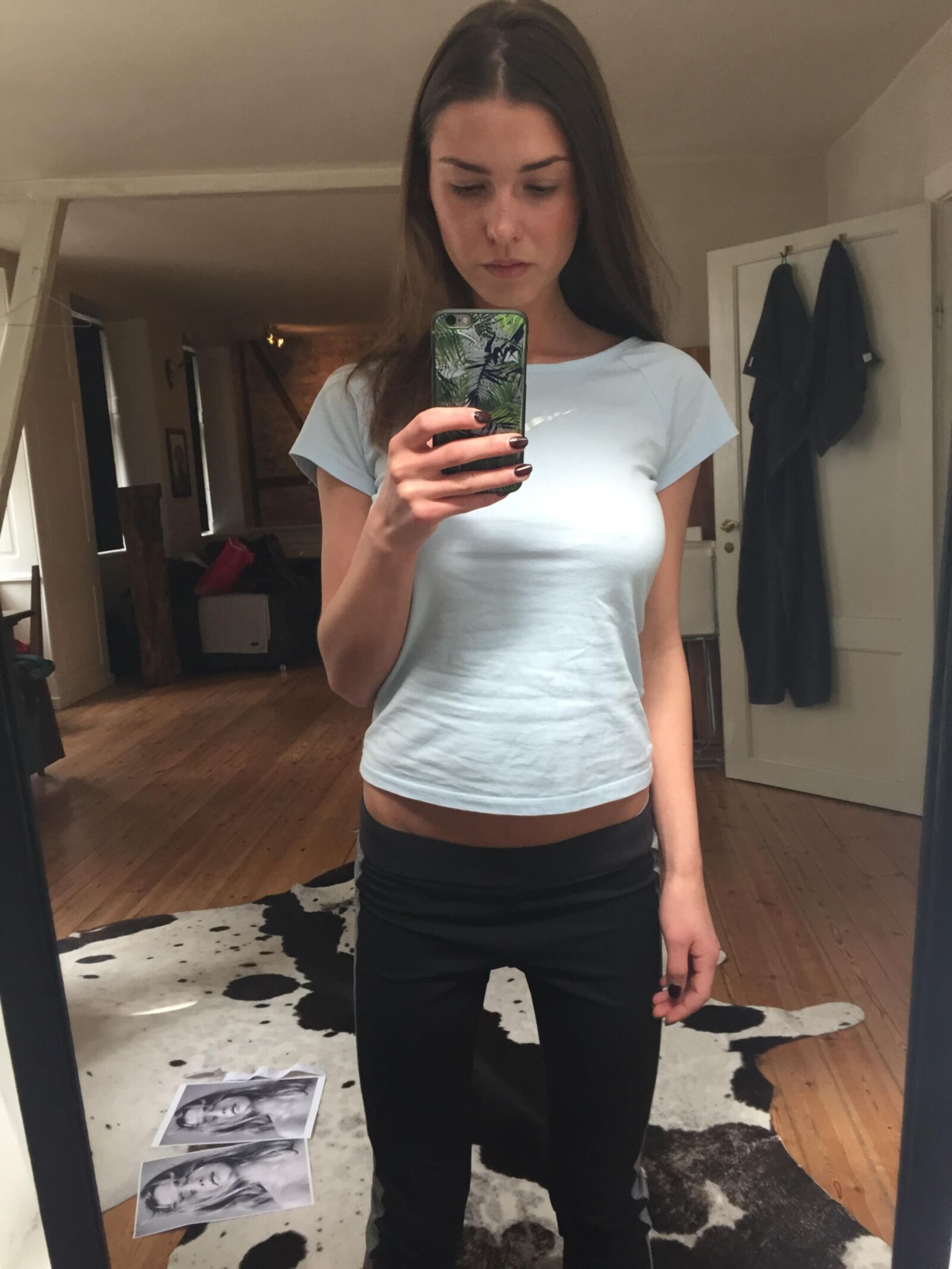 Linda chica espejo selfies desnudos