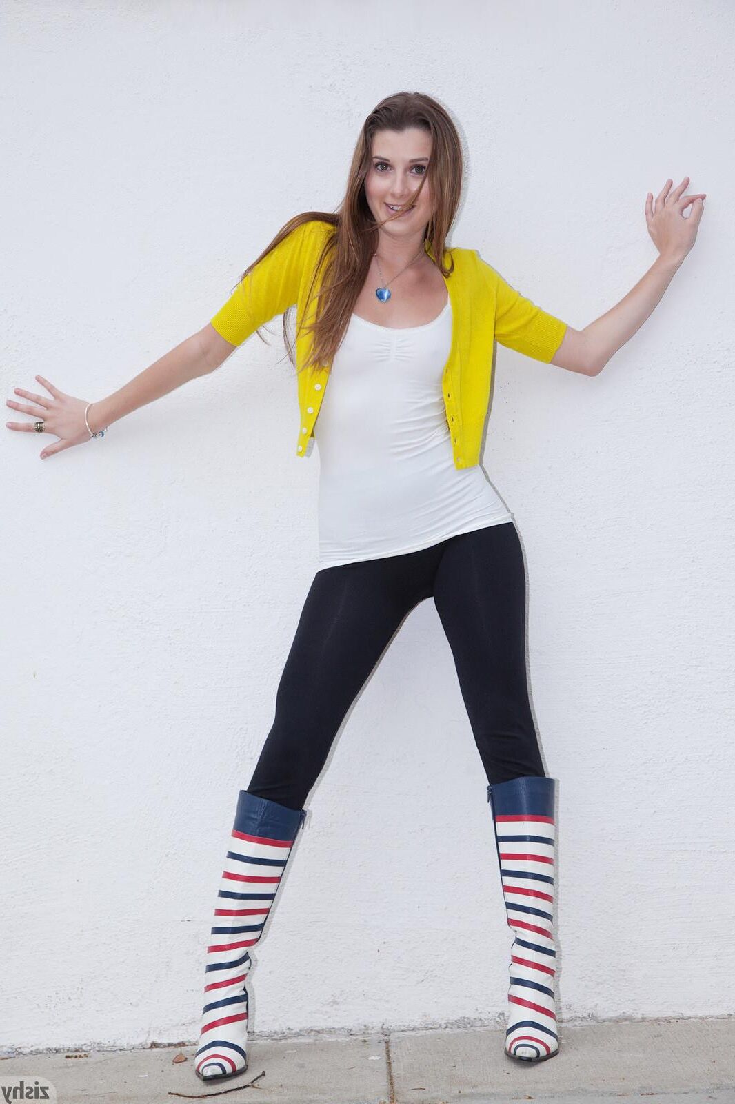ガソリンブーツのShelby Dompnier