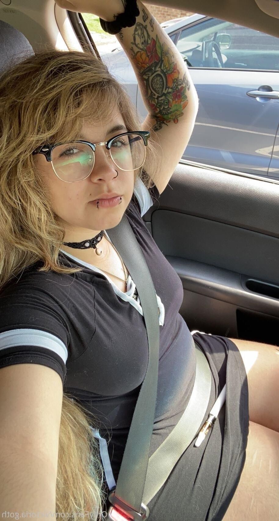 Lyssa Big Butt Big Tits Tätowierte durchbohrte BBWGirl gemischte heiße Aufnahmen