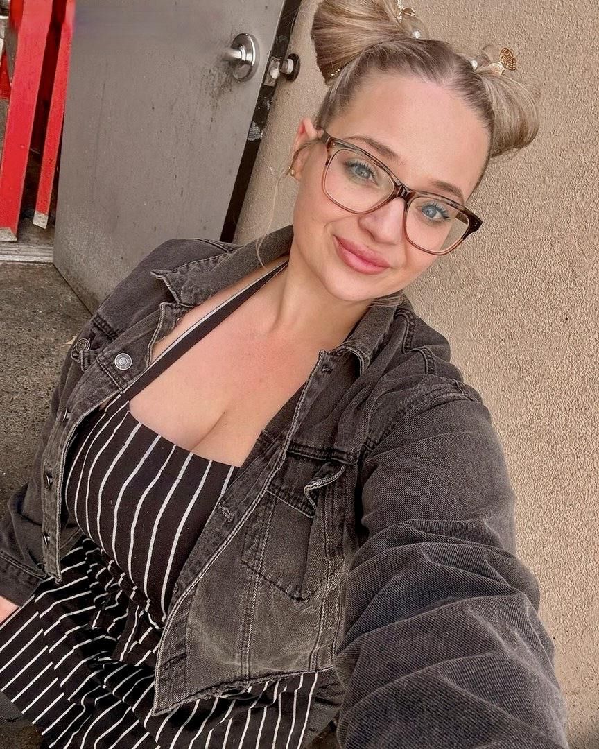 Schildkröte Big Ass Big Boobs Schönheit BBW Girl mit Brille gemischt