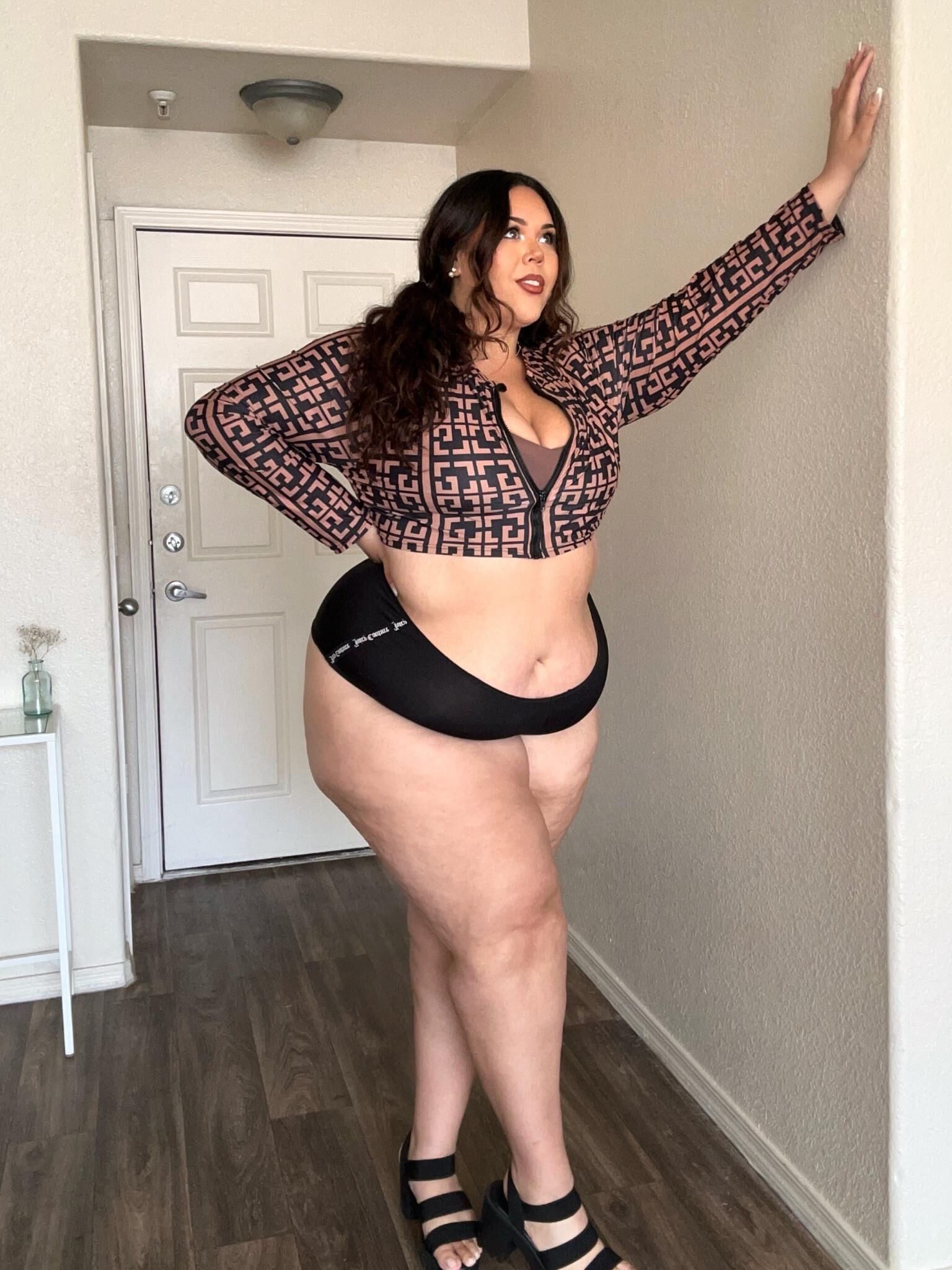 Juwlieah riesige buttfilipinas bbw Schönheit Brünette gemischte heiße Aufnahmen