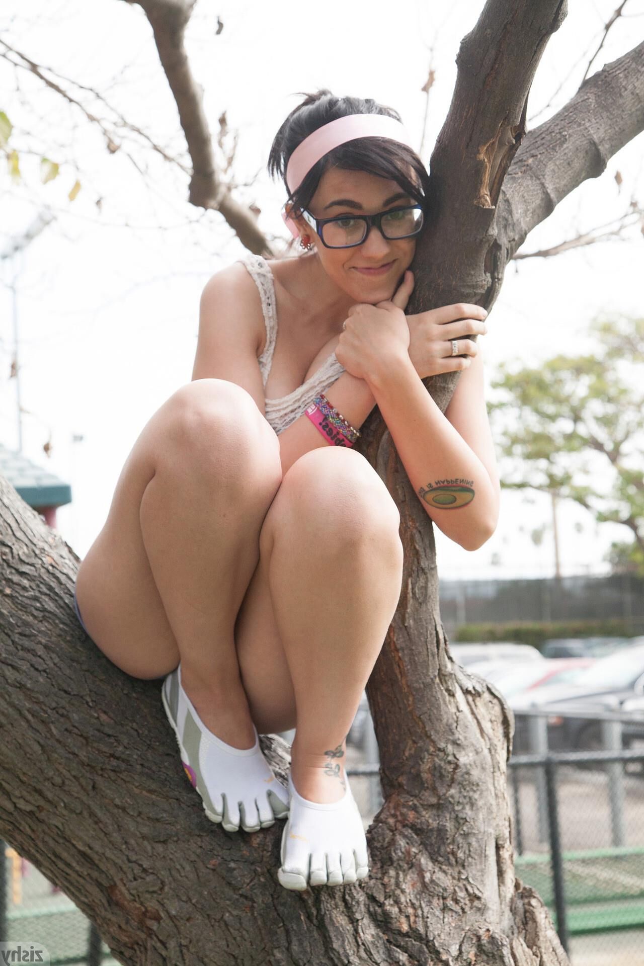 Aysha Thoen Vibram Girl