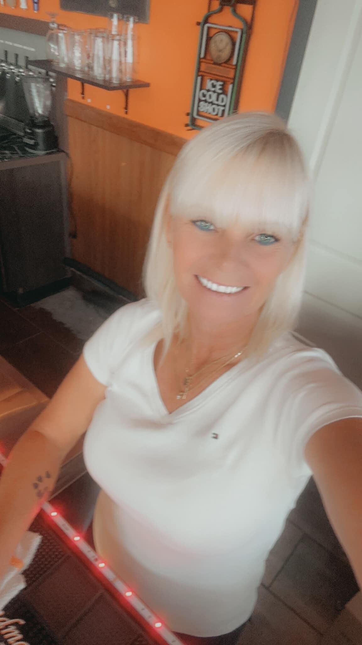 Tami Binnion Mature Amateur Model