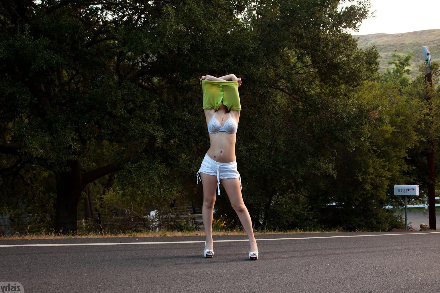 Mika Sparx: Fotoshooting im Freien