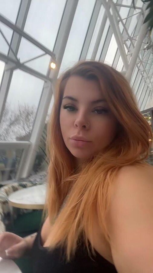 Reine Crystal Findom