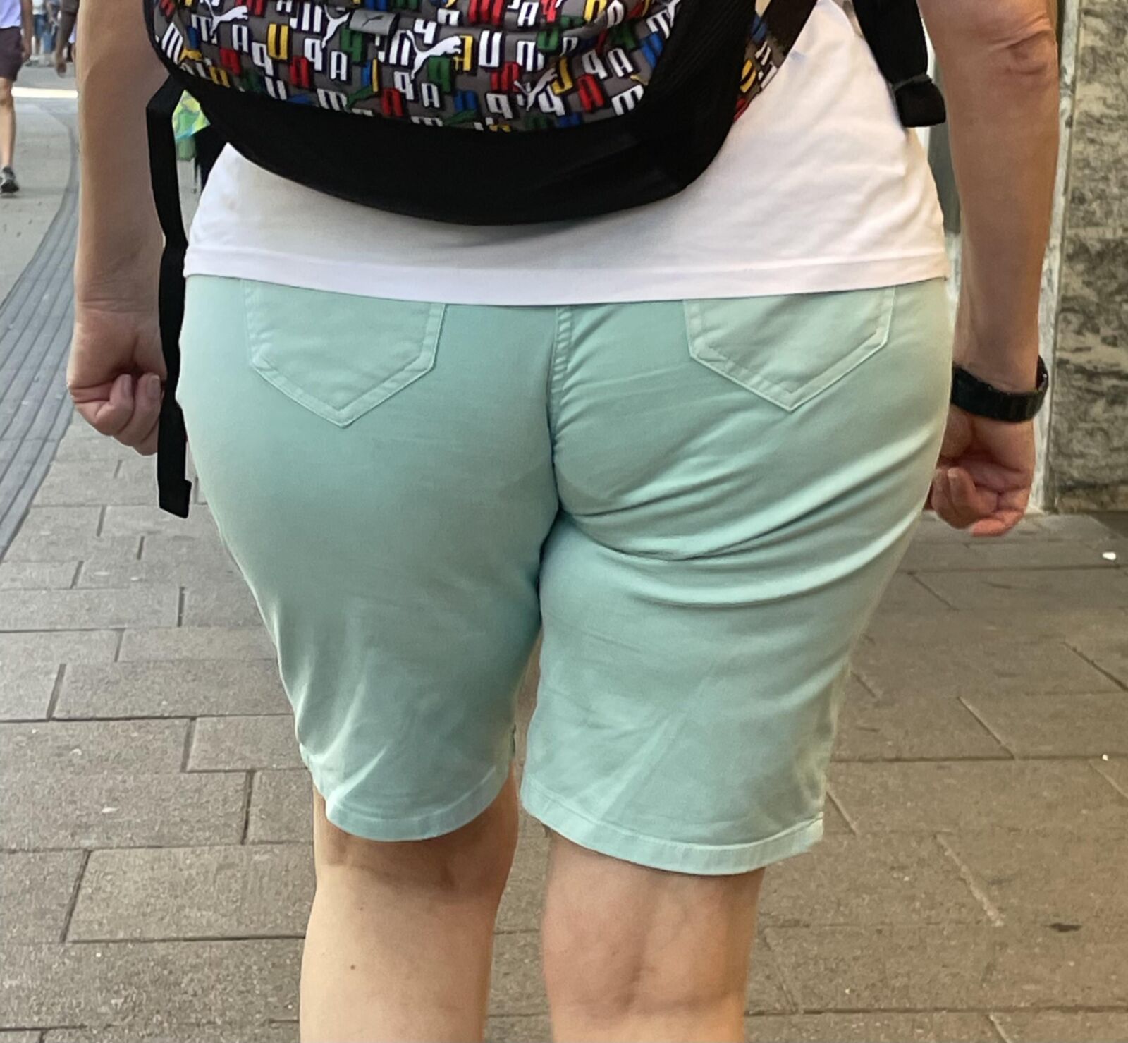 Bundas sem cortes (não nuas)