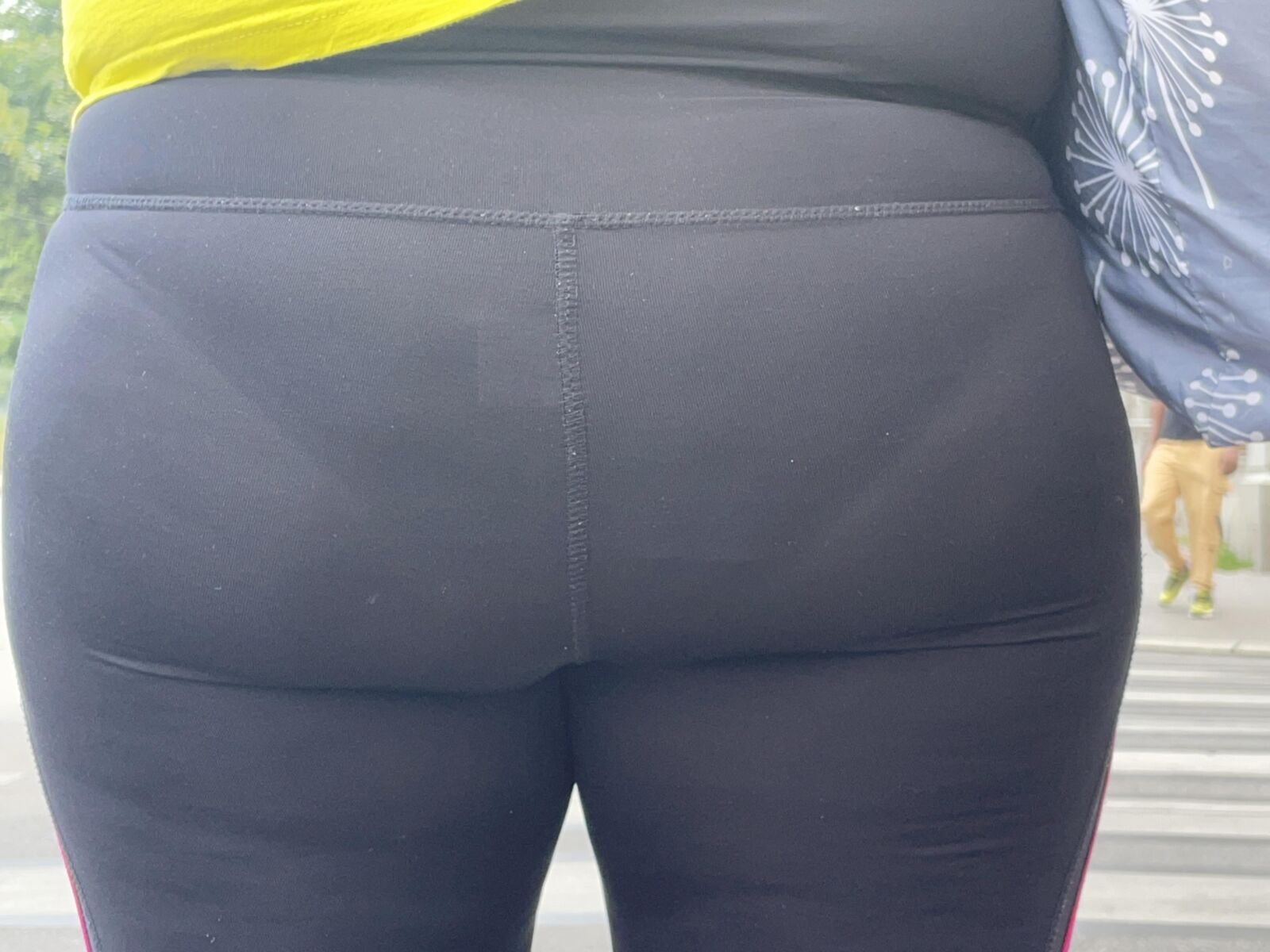Bundas sem cortes (não nuas)