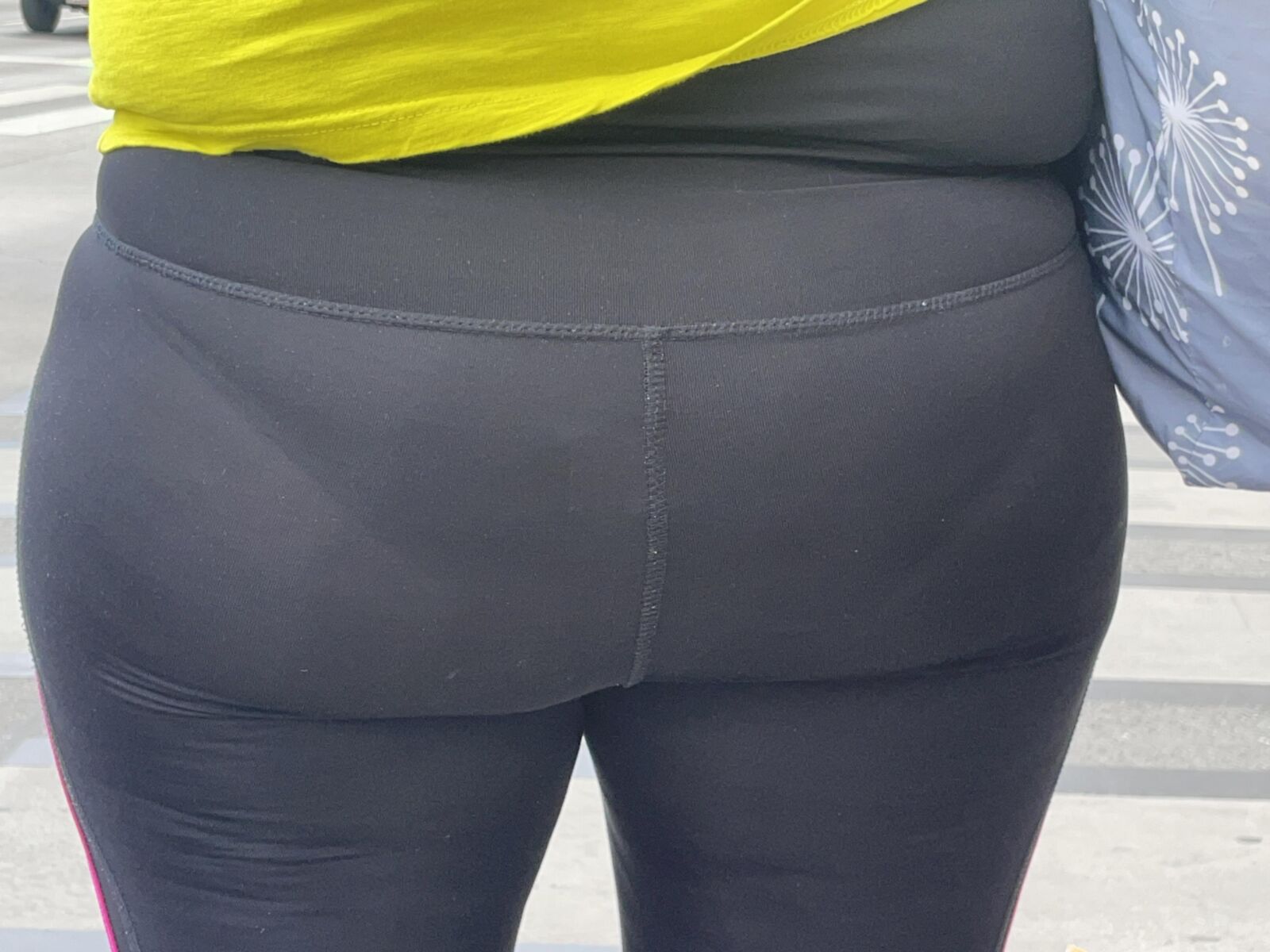 Bundas sem cortes (não nuas)