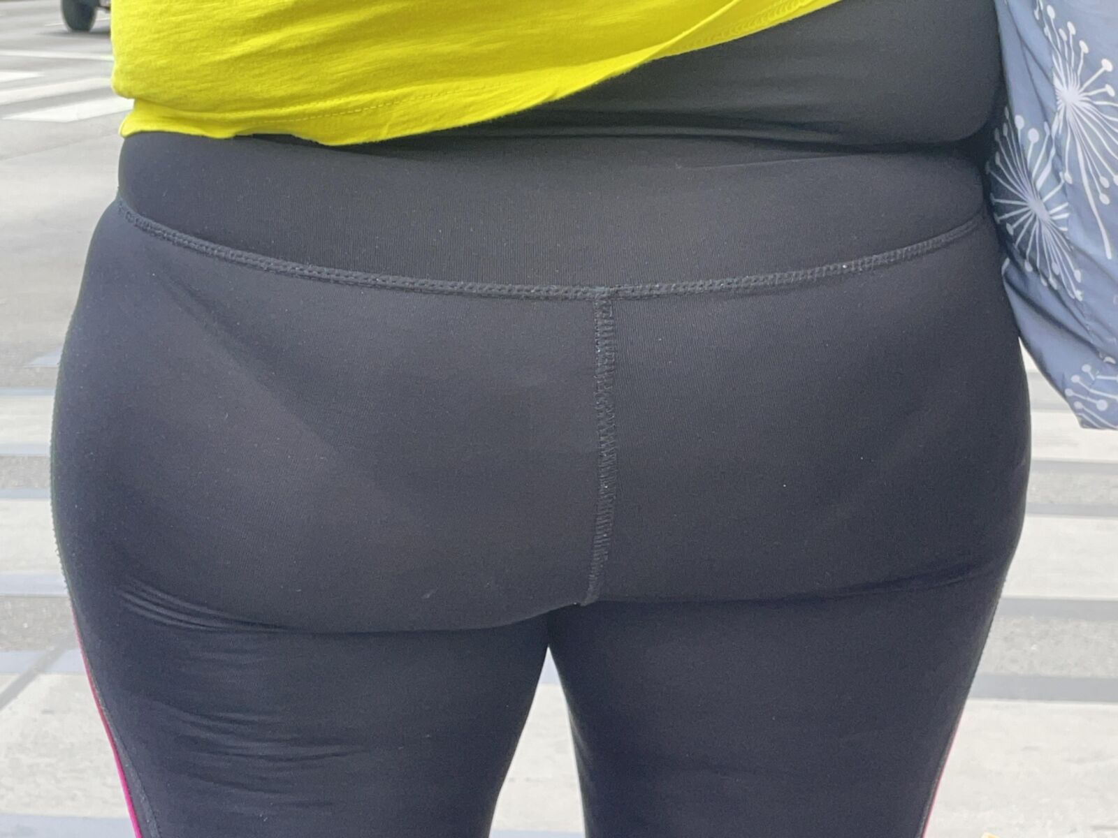 Bundas sem cortes (não nuas)