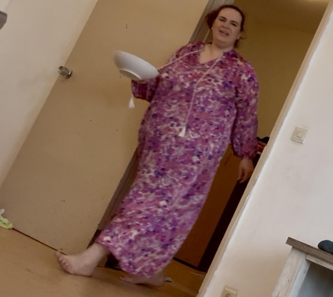 Mujer musulmana casada para compartir para usar como contenedor