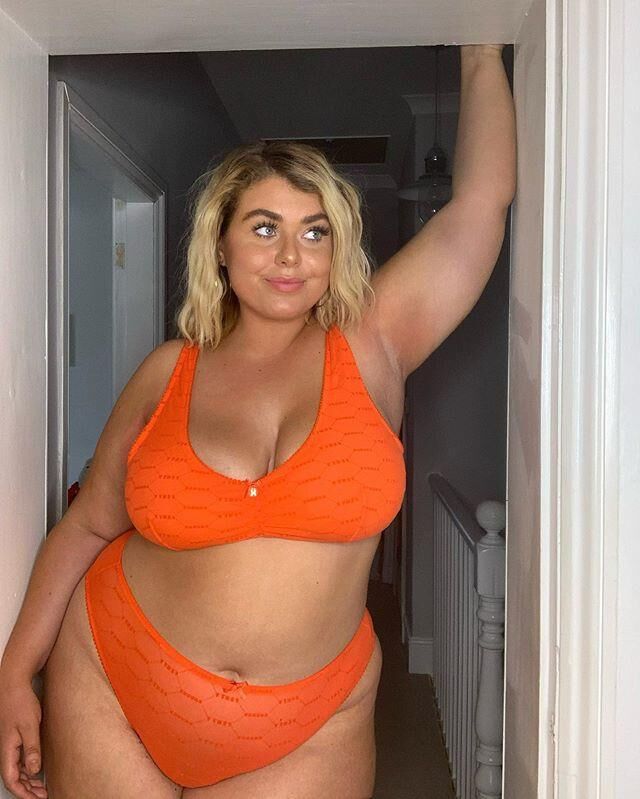 Isabel \"Izzy\" Nicholls Blonde Busty BBW Beauty NN