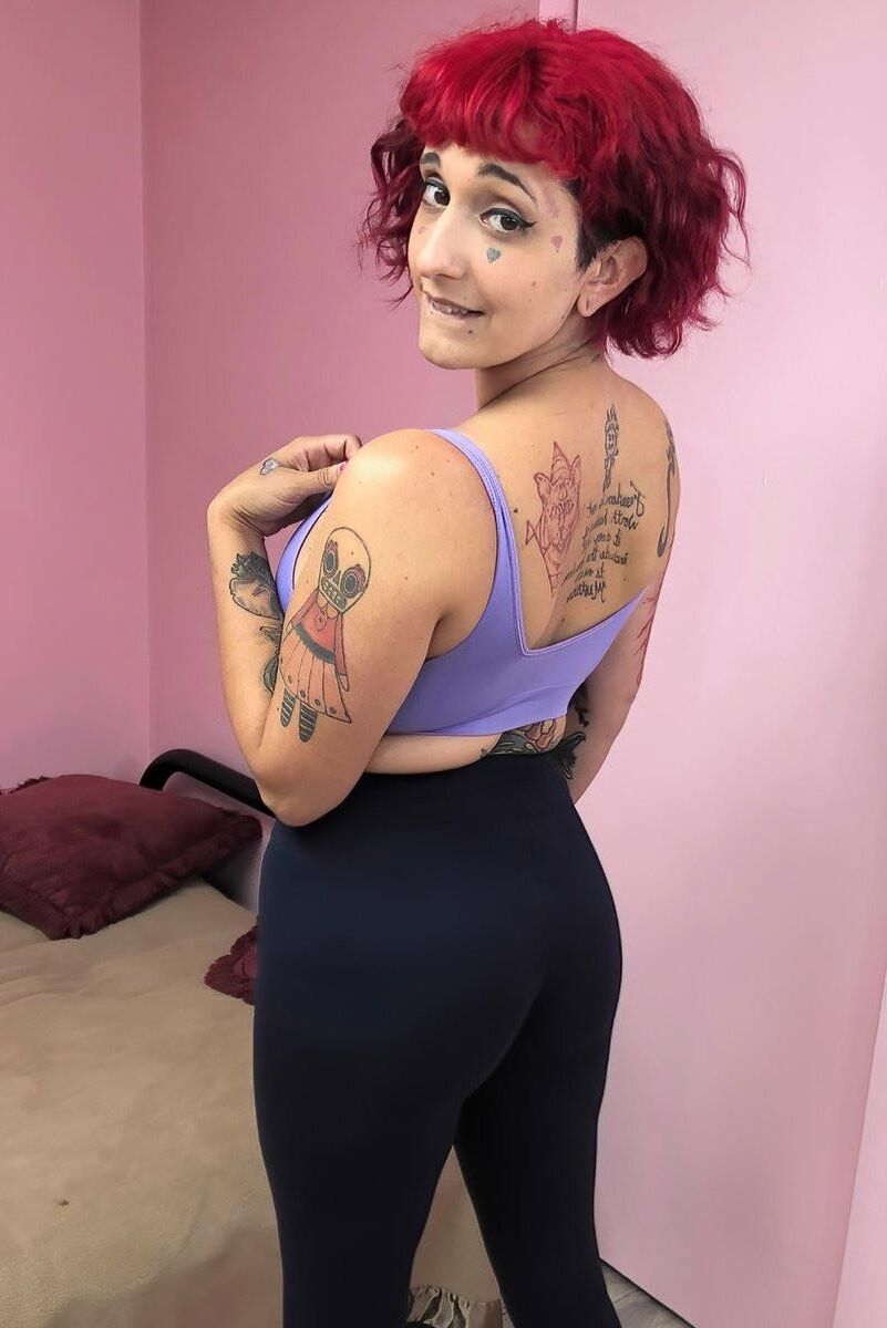 Gia Big Ass Big Tits tätowierte geile anale Frau gemischte heiße Schüsse