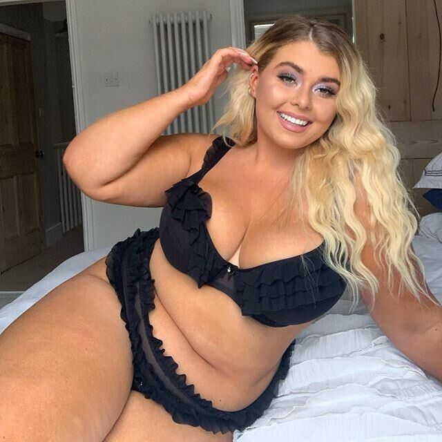 Isabel \"Izzy\" Nicholls Blonde Busty BBW Beauty NN