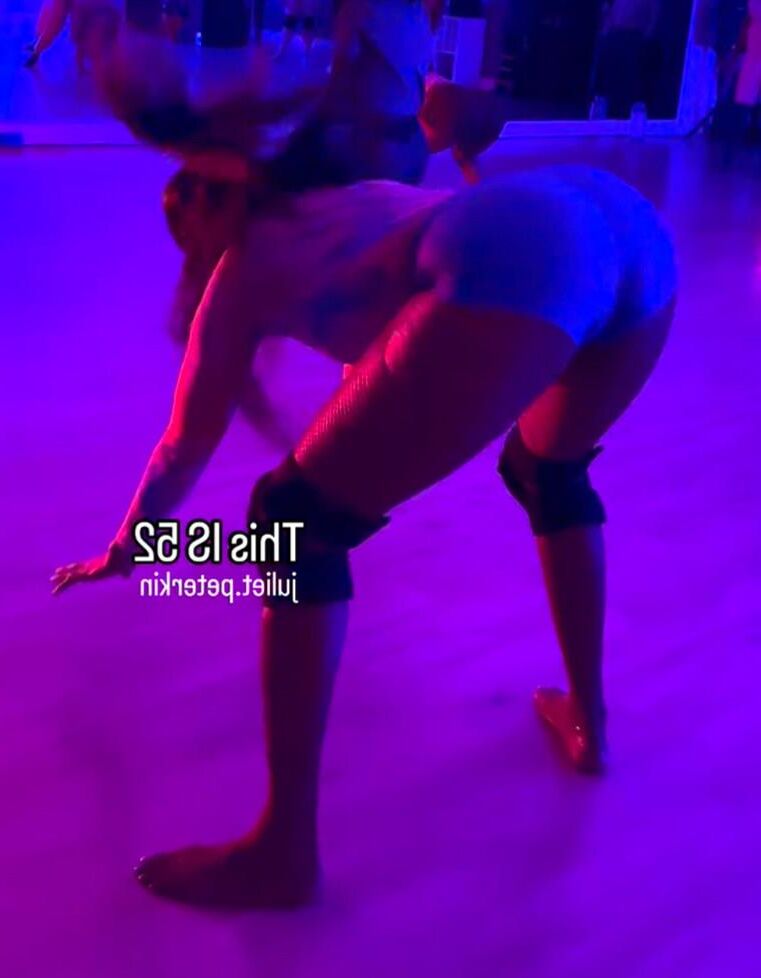 JAHREM PASS GILF JULIE