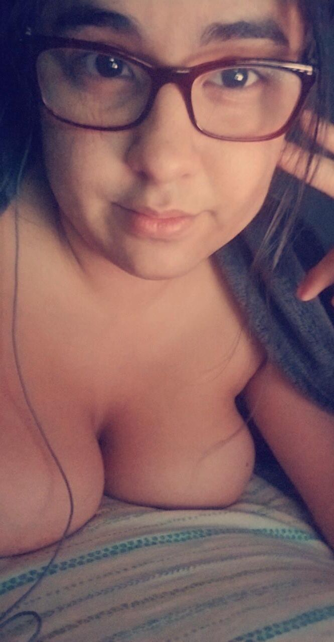 latina auggy huge boobs