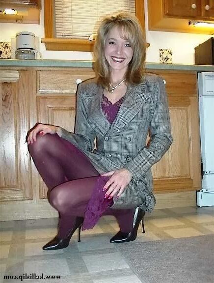 Kelli Unknown set Grey suit, purple full slip