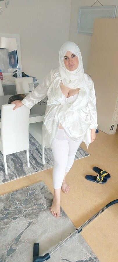 Mujer musulmana casada para compartir para usar como contenedor