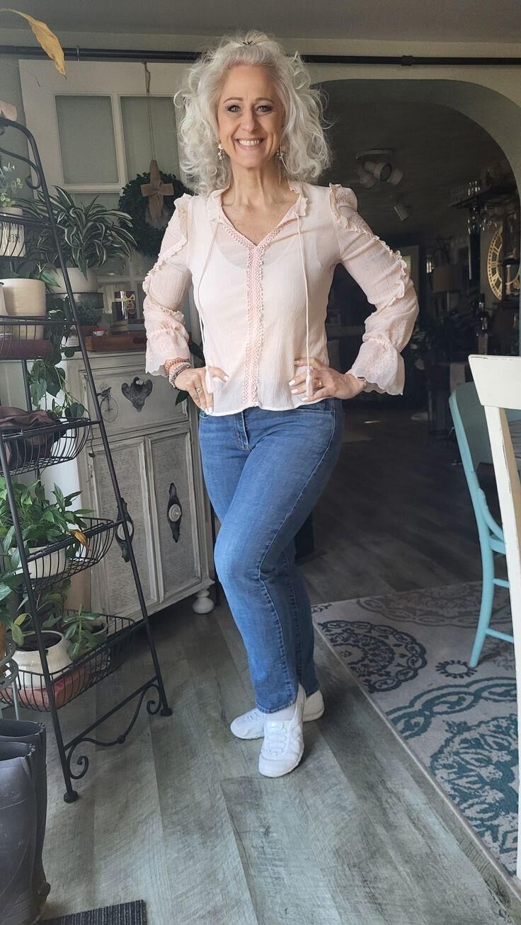 P Intérêt pour la beauté magnifique blogueur de milf gris mature