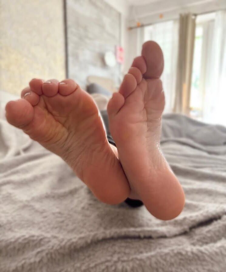  Legs, Feet, and Toes