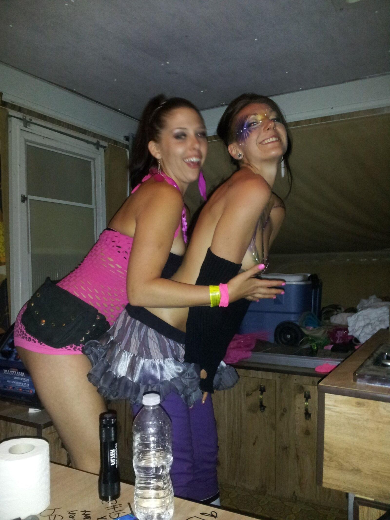 Festa bebê nus e sexo