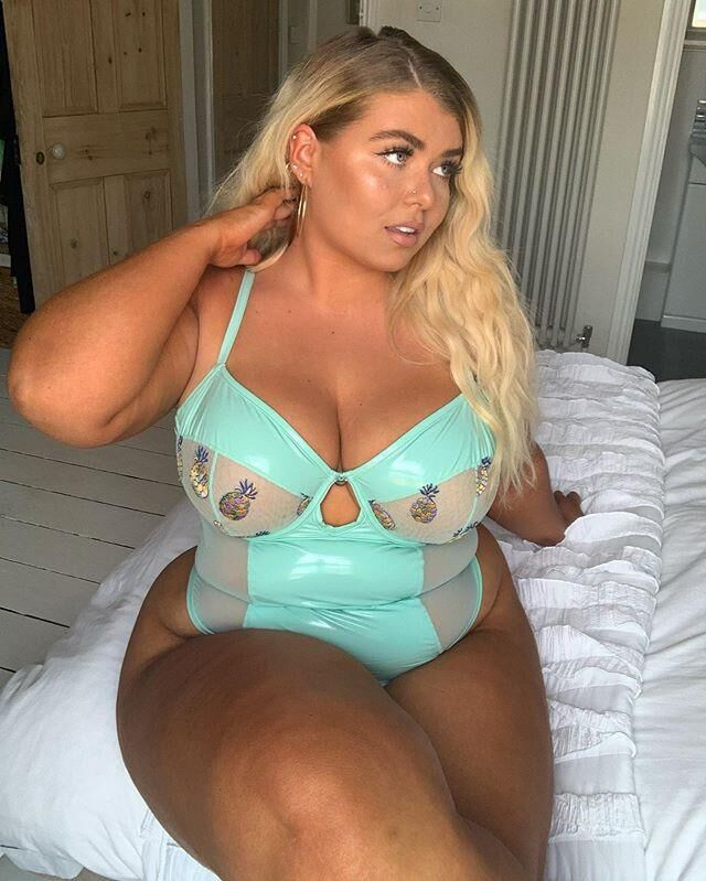 Isabel \"Izzy\" Nicholls Blonde Busty BBW Beauty NN