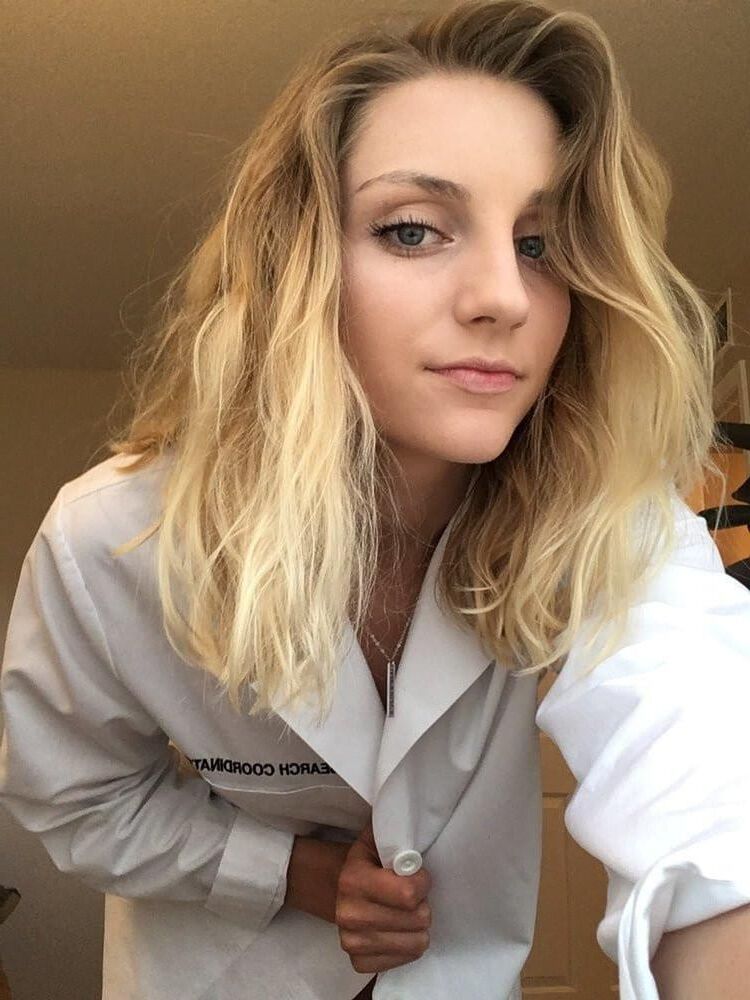 Loira pequena