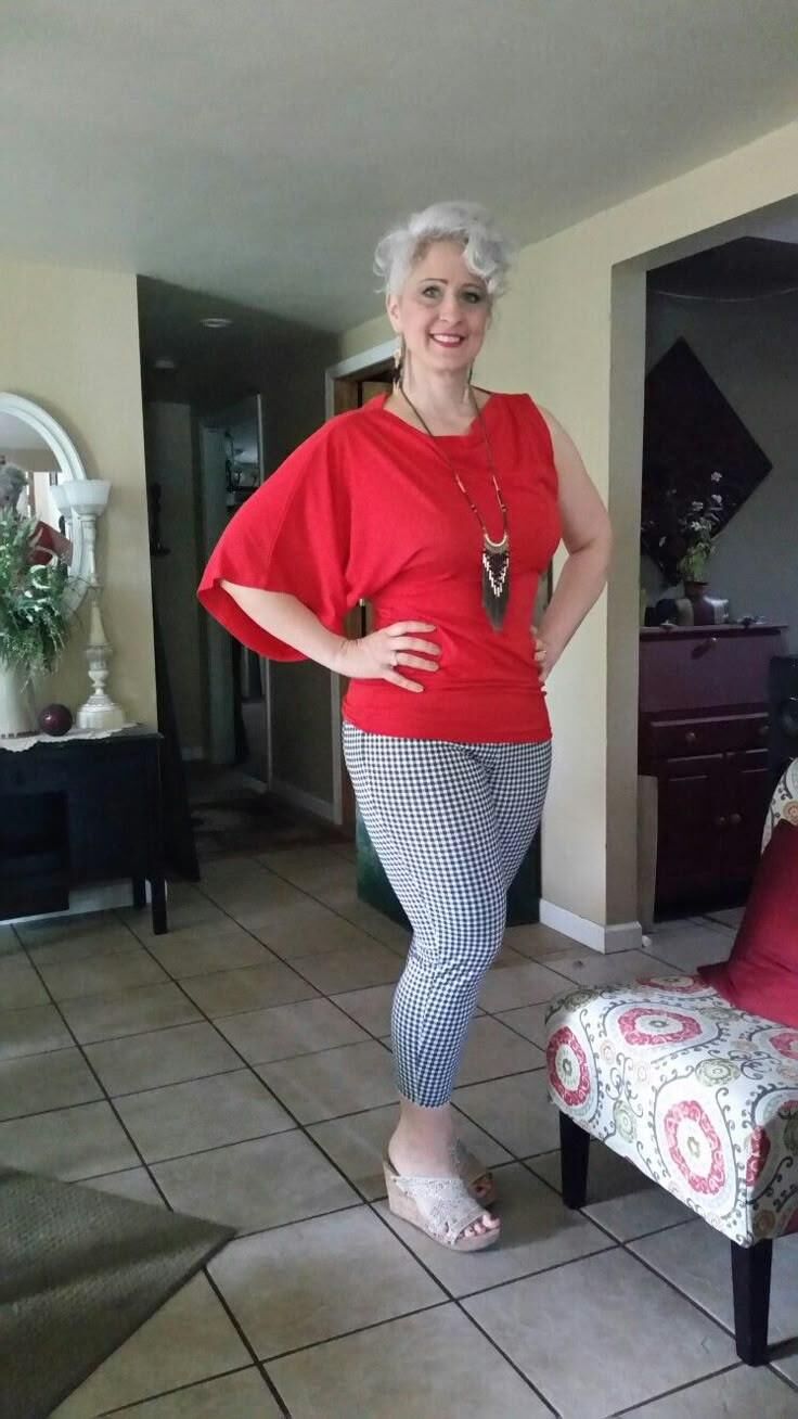 P Intérêt pour la beauté magnifique blogueur de milf gris mature