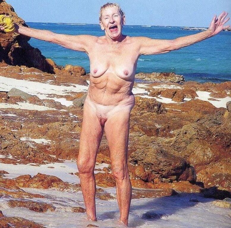 Nudista