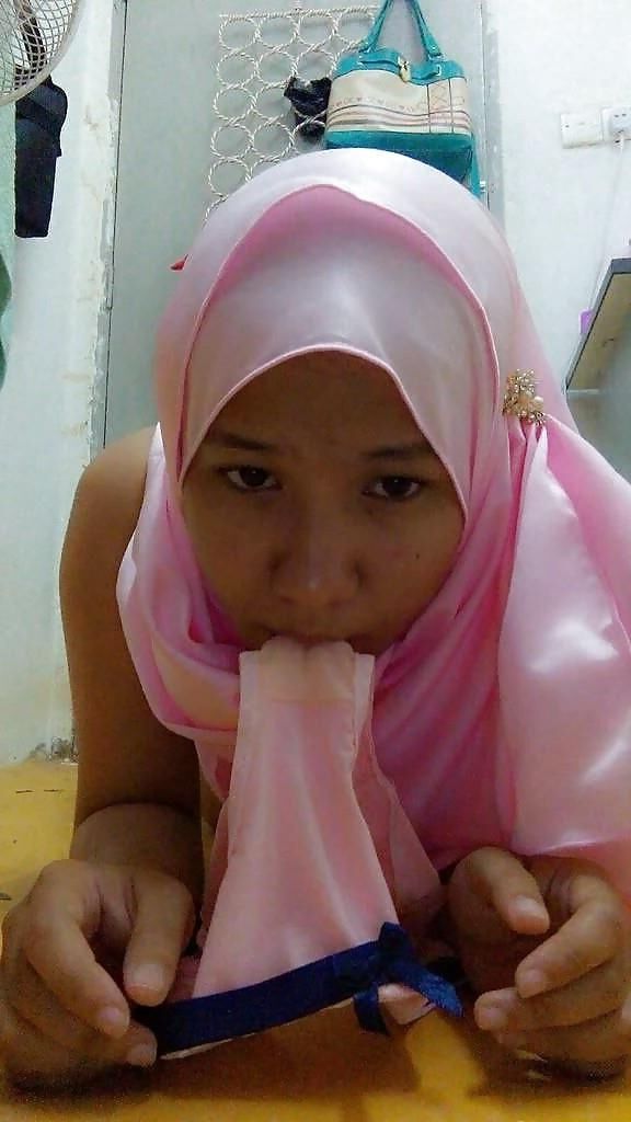 Indonesischer Hijab Teen ist ungezogen