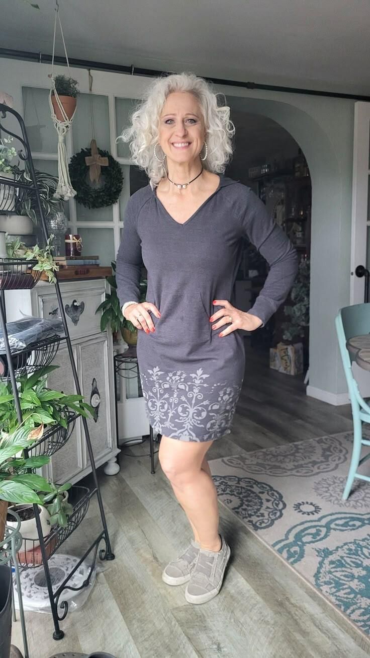 P Intérêt pour la beauté magnifique blogueur de milf gris mature