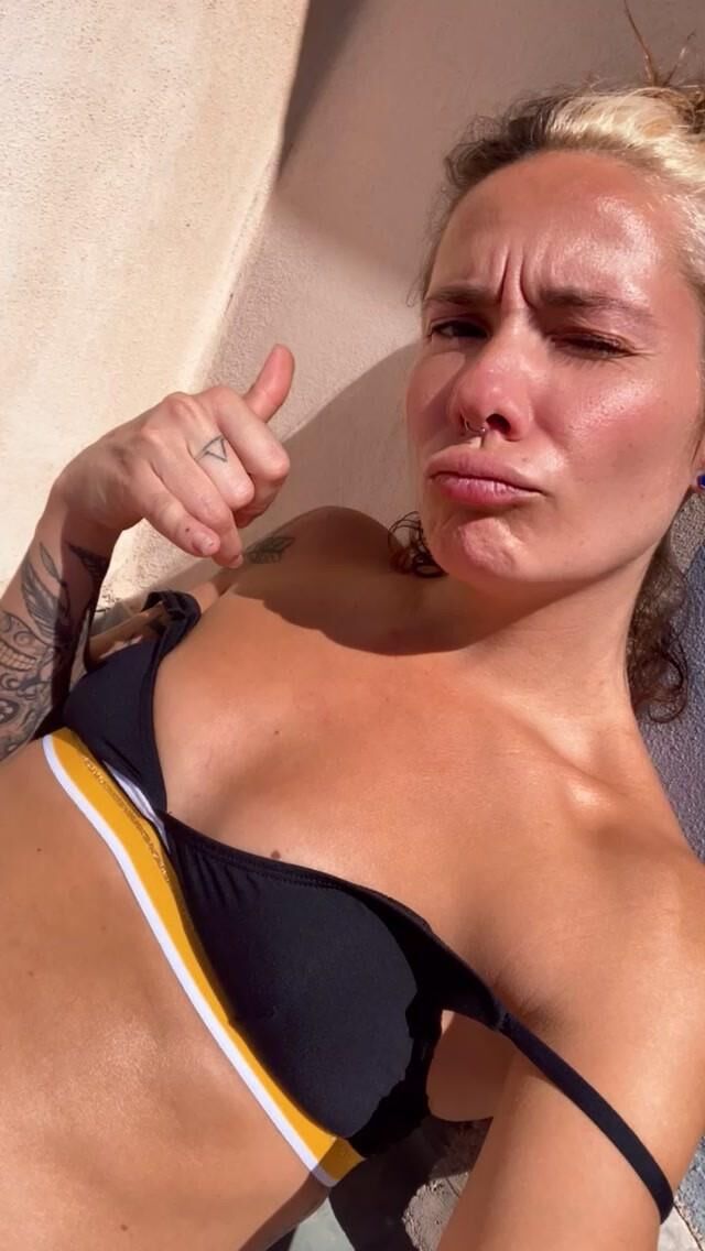 Voyeur Spy oops Bikini Bikini Badeanzug Downblouse NipSlip Feet Foot Fuß
