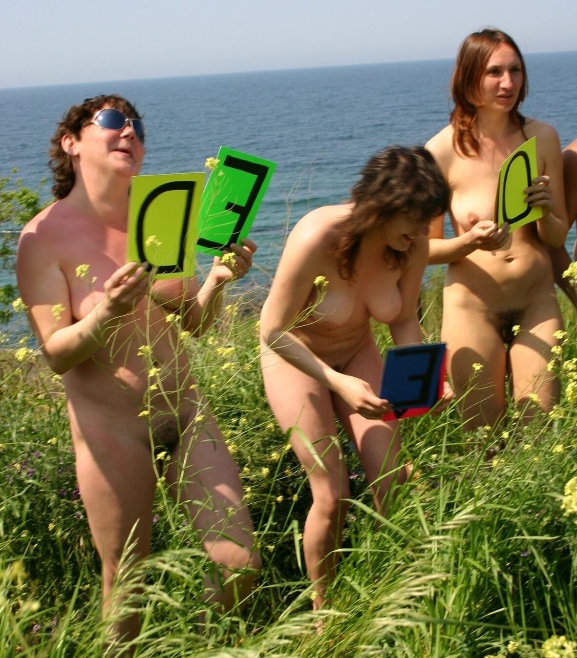Nudista b