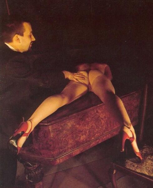 Retro Spanking Janus Chod brunette canned over organ