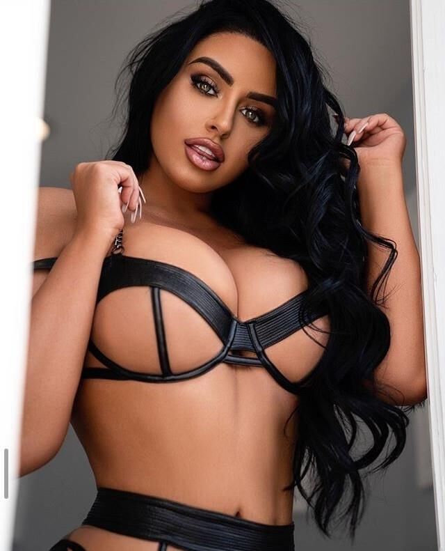RANDOM GLAMOUR BIG TITS boobs busty WANK FILE #