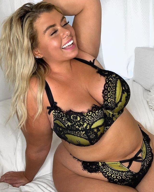 Isabel \"Izzy\" Nicholls Blonde Busty BBW Beauty NN