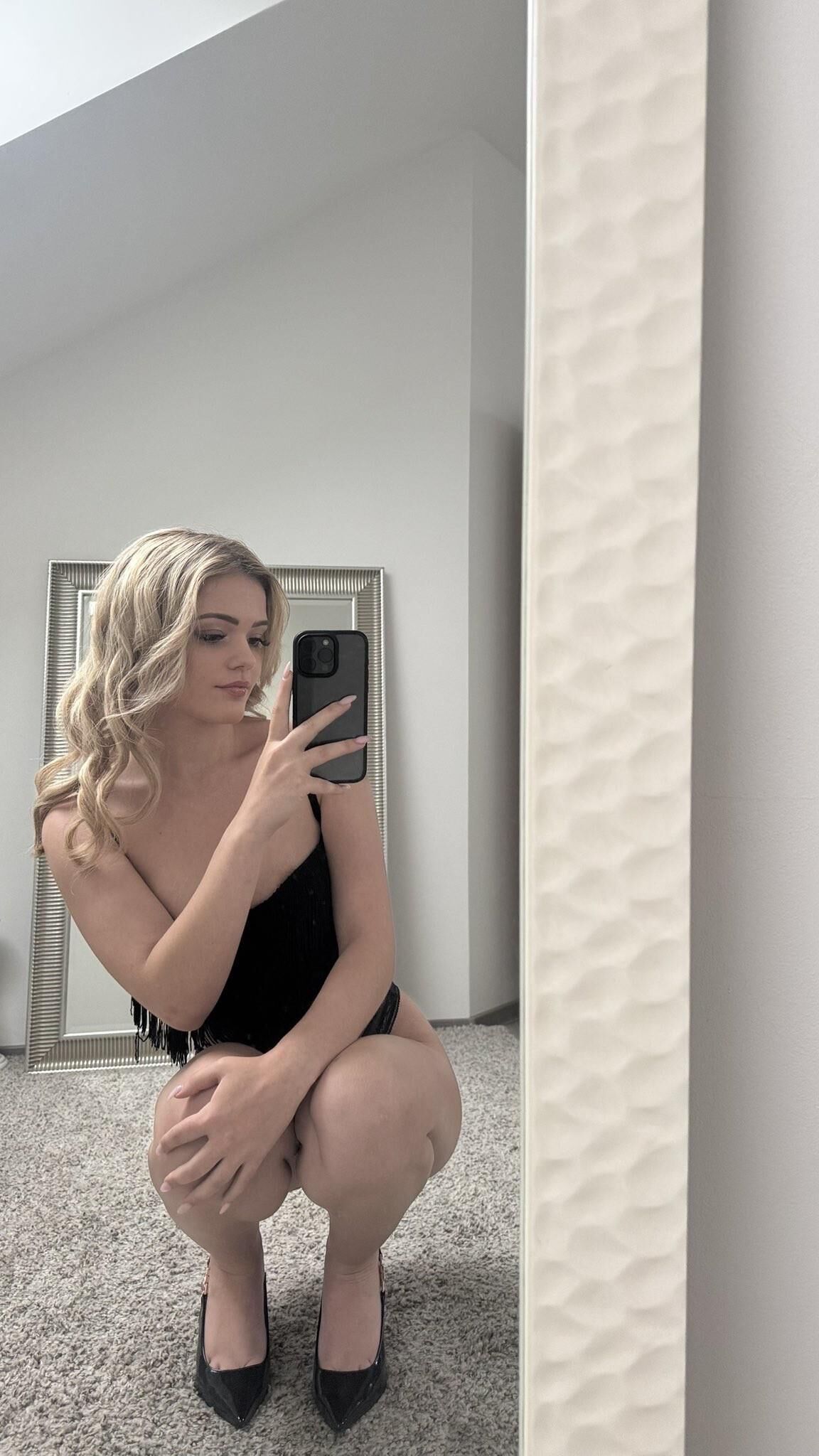 Jade dünne Big Butt Wunderschönes französisches Analmädchen gemischte heiße Aufnahmen