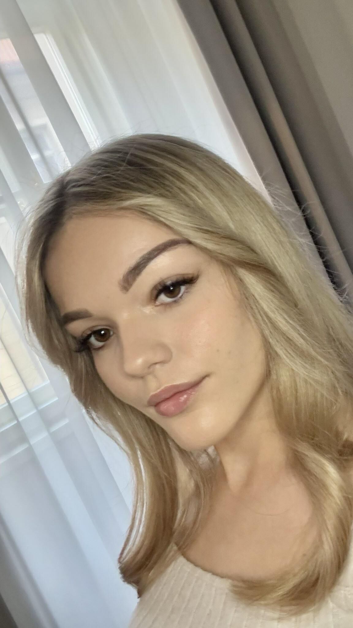 Jade dünne Big Butt Wunderschönes französisches Analmädchen gemischte heiße Aufnahmen