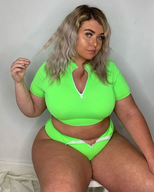Isabel \"Izzy\" Nicholls Blonde Busty BBW Beauty NN