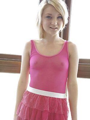 Loiras quentes com lindos pokies