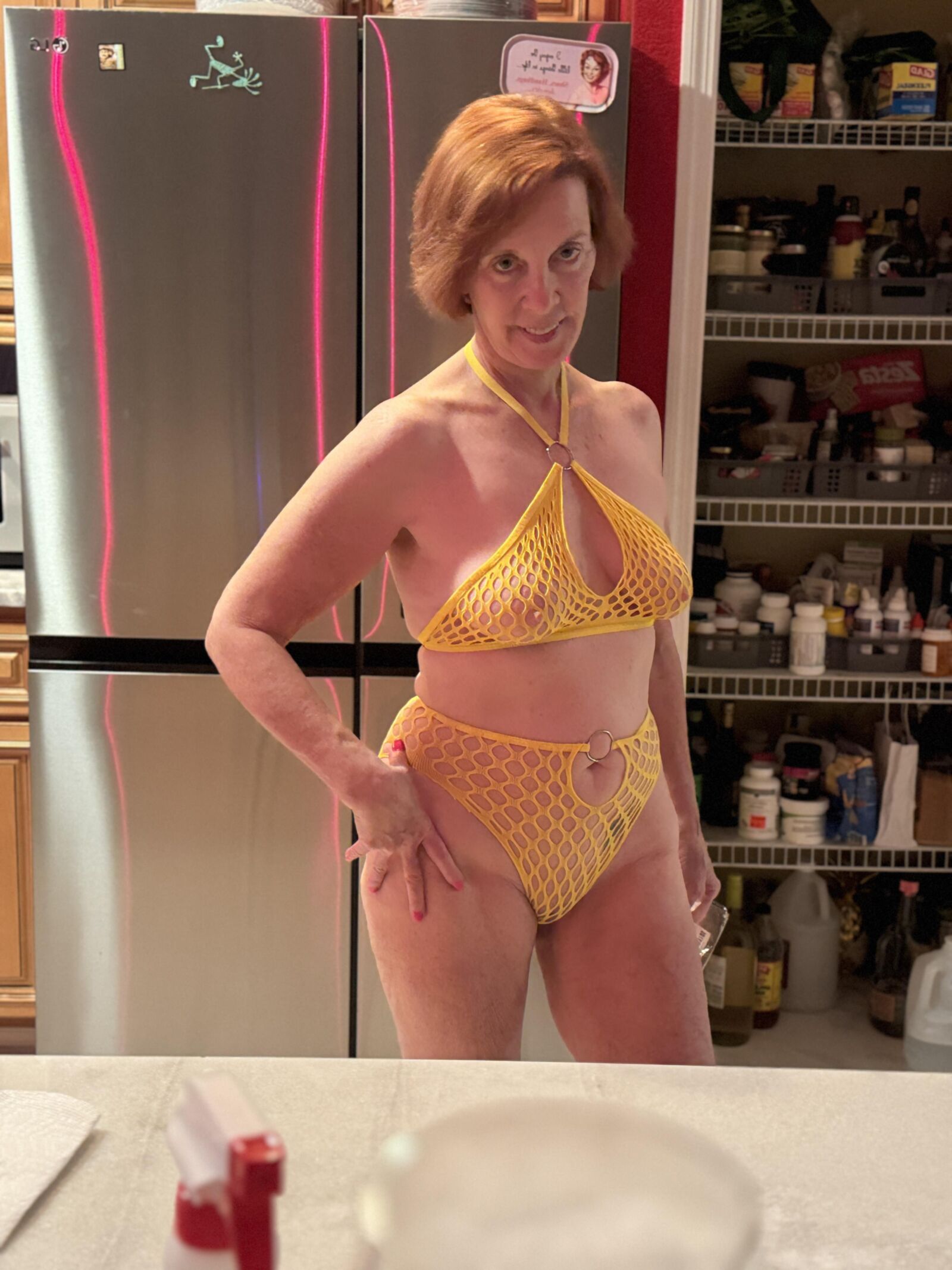 Lola apprécie les commentaires et a envie de poser à nouveau!