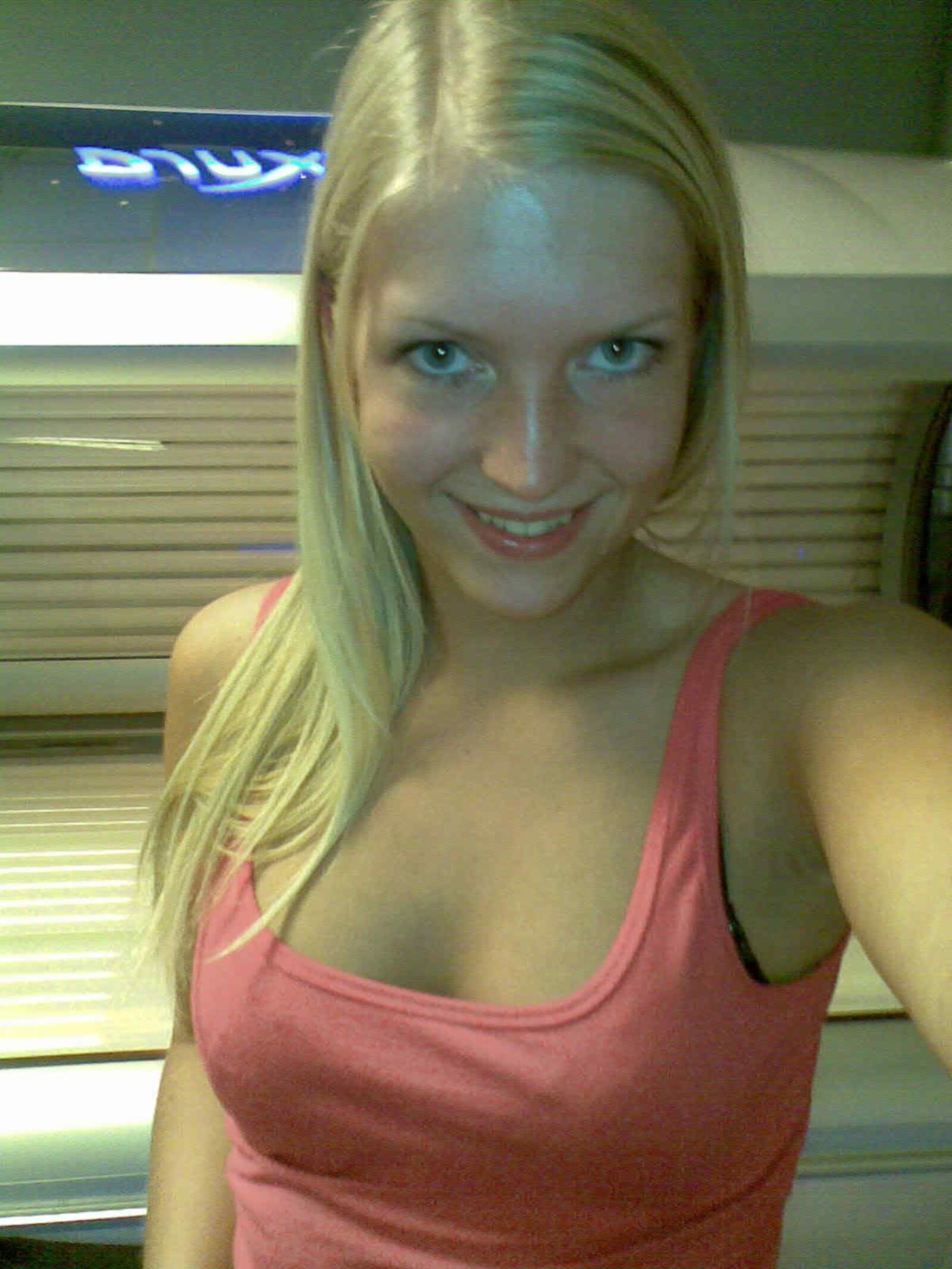 Stunning blonde girlfriend home selfies