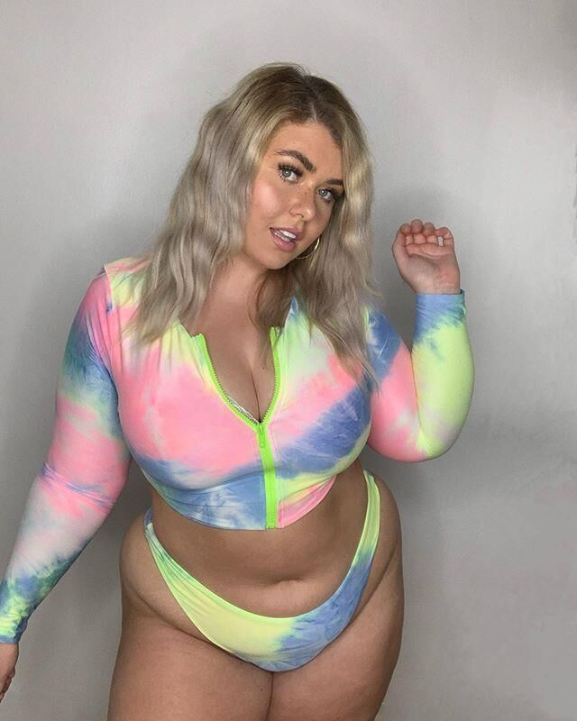 Isabel \"Izzy\" Nicholls Blonde Busty BBW Beauty NN