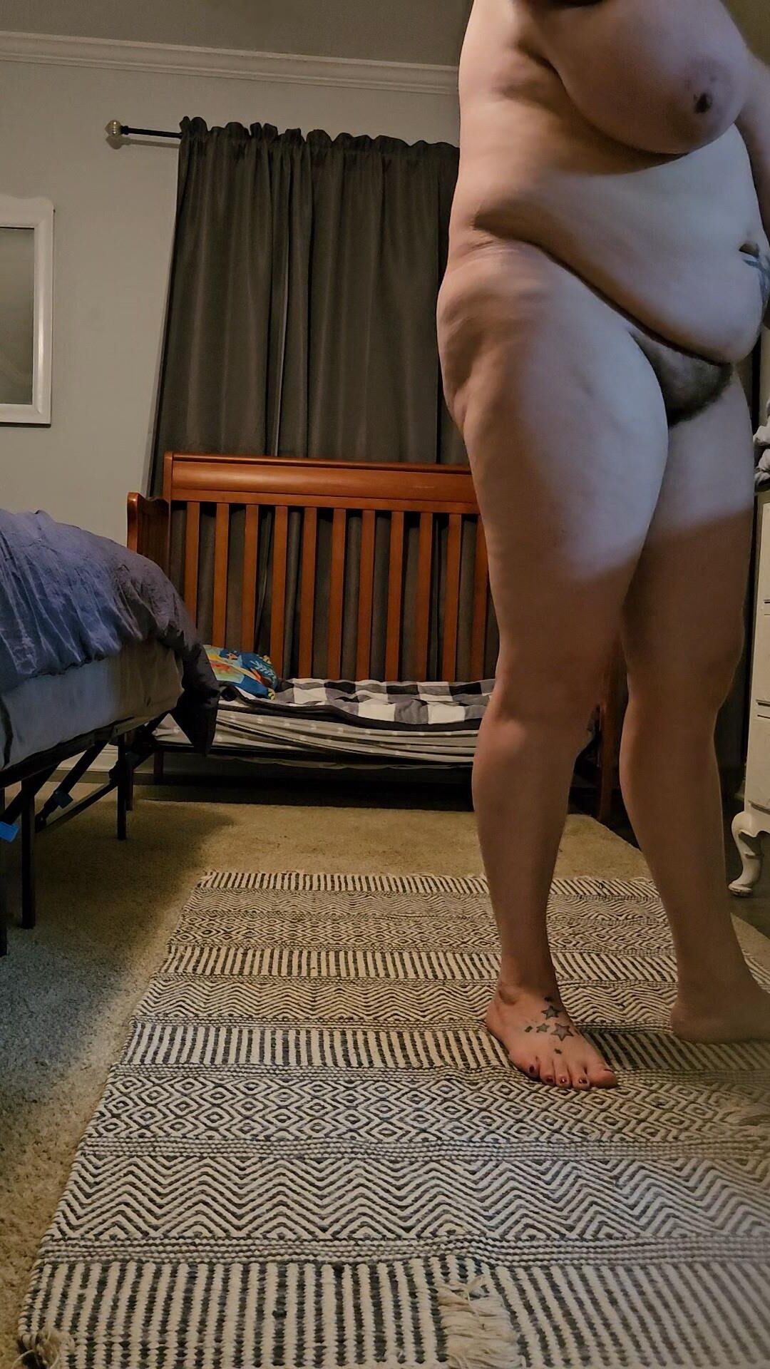 Épouse inonnue exposée baise elle a eu d'énormes seins