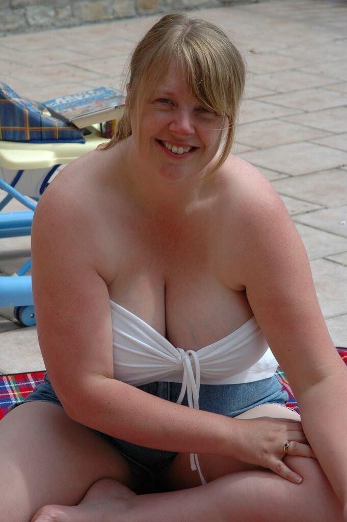 UK Busty Blonde Frau Fiona