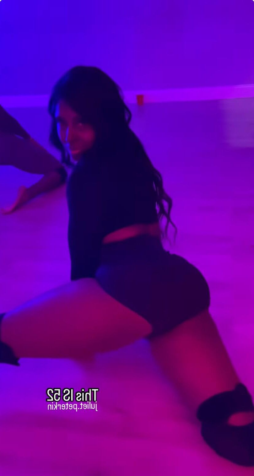 JAHREM PASS GILF JULIE