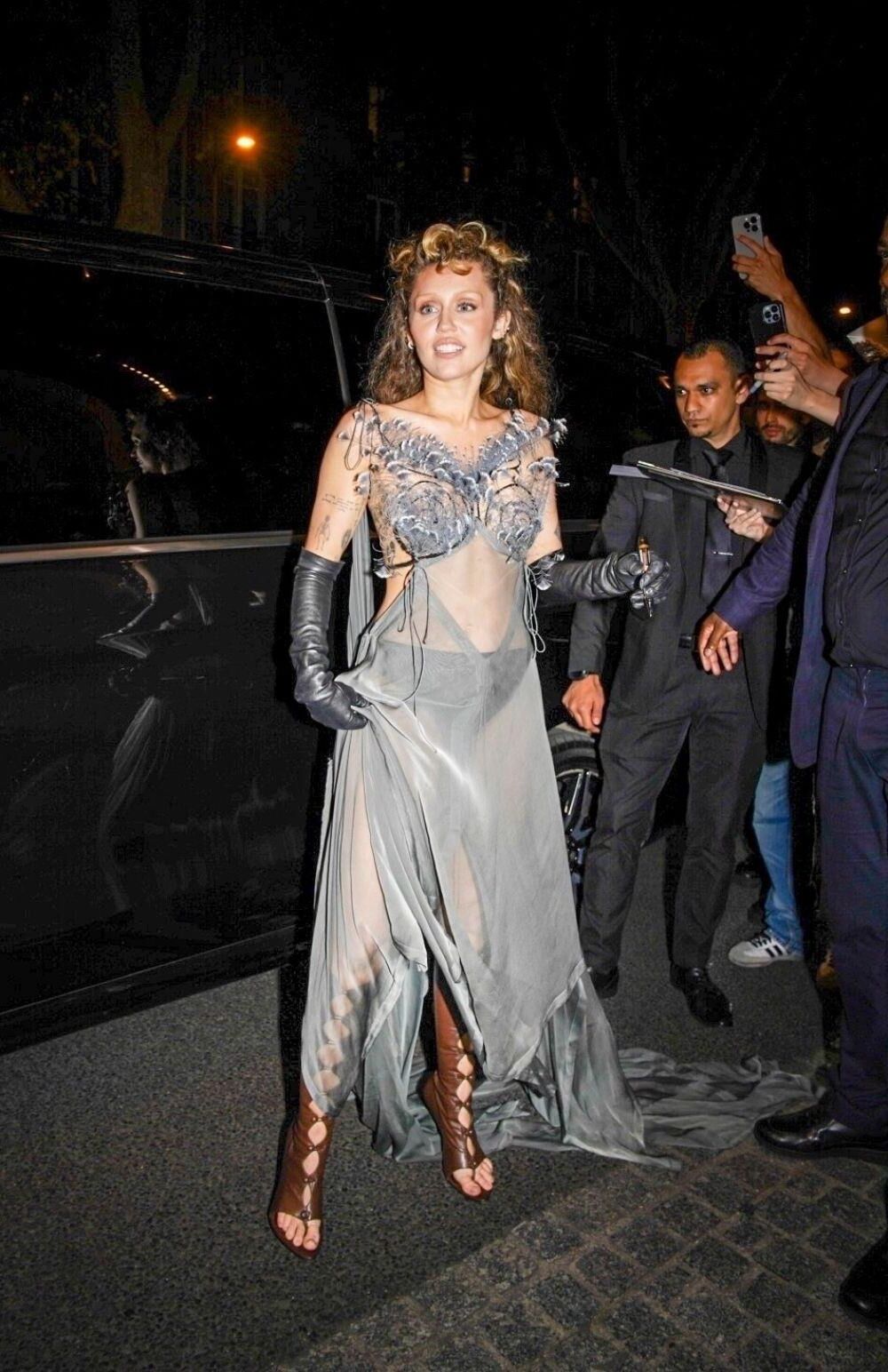 Miley Cyrus Seen outside her Hotel in Paris