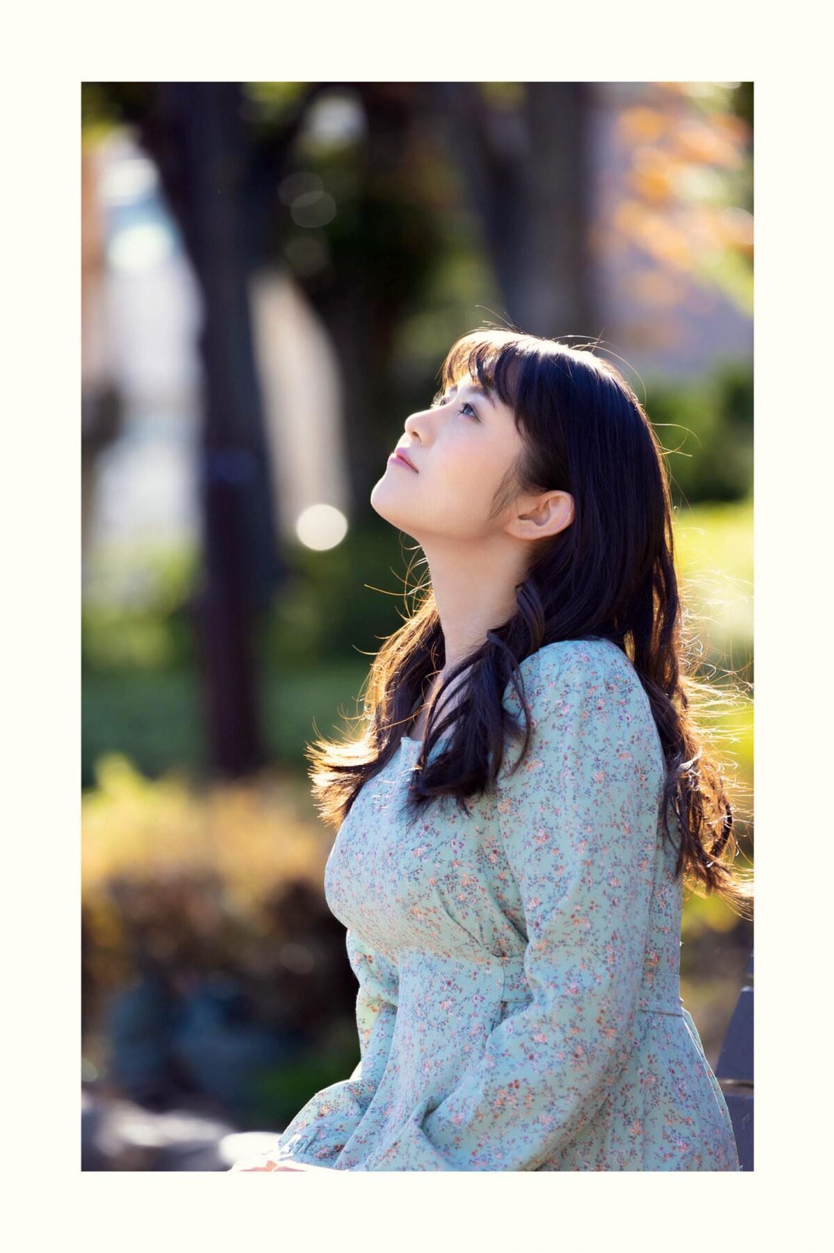 Maya Kikuchi brennt in deinem Blick