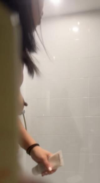 Ducha de ducha asiática pezones impresionantes