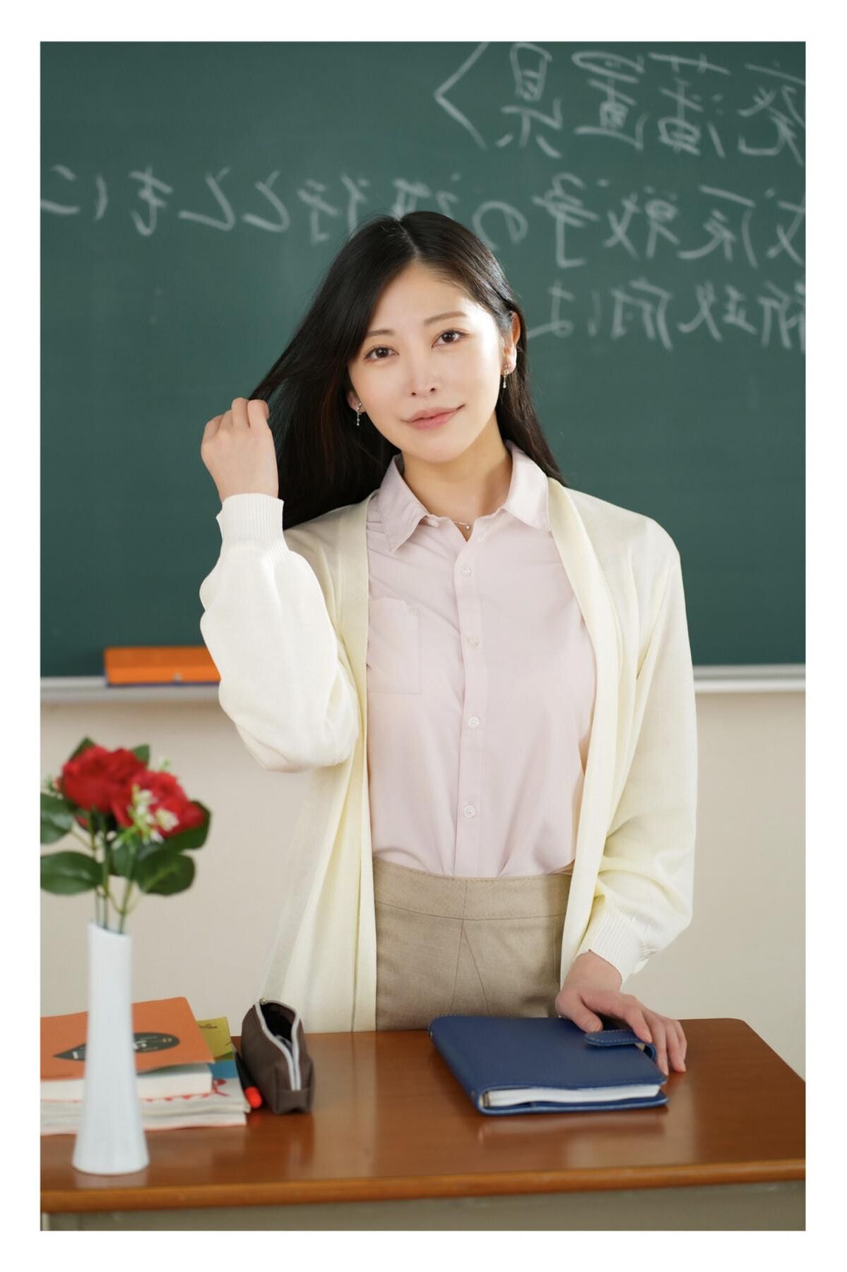 Hinako Mori Ich verliebe mich in eine Lehrerklasse.