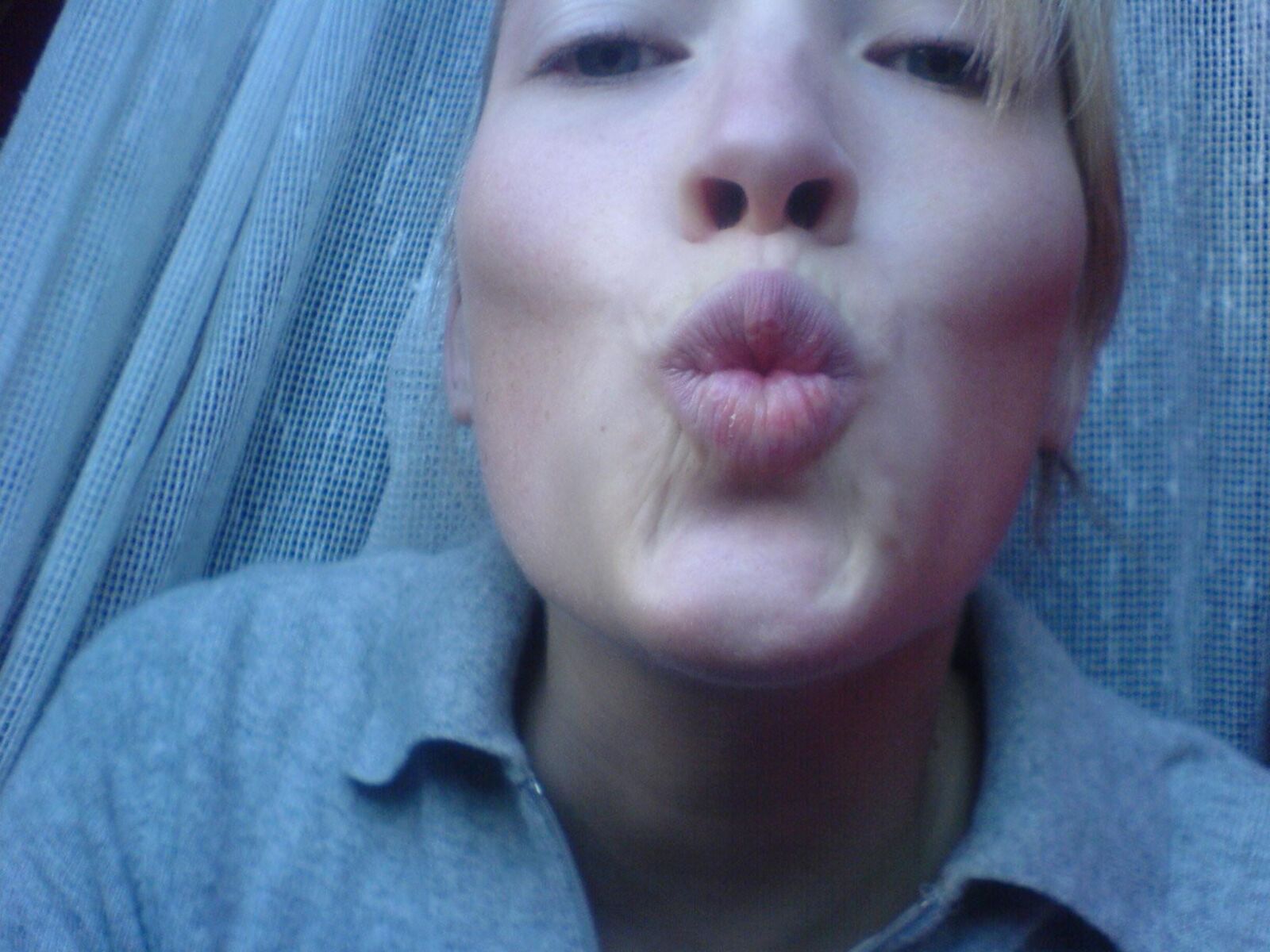 Petite amie allemande blonde nue nue